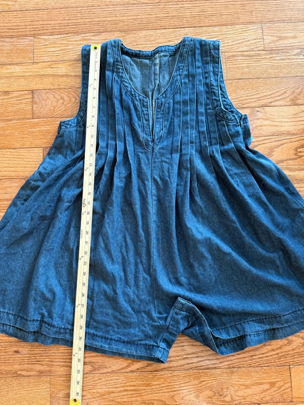 Women Medium Wash Denim Romper Size Large Deep V-Neck